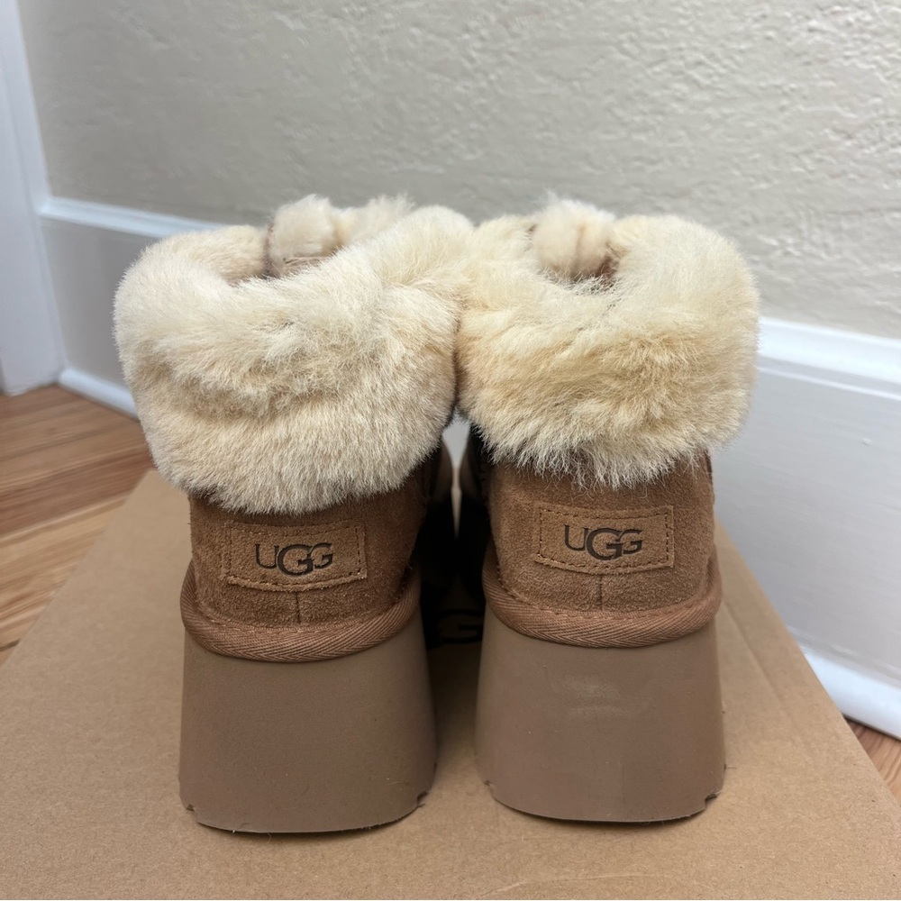 UGG high heel boots - Picture 2 of 7
